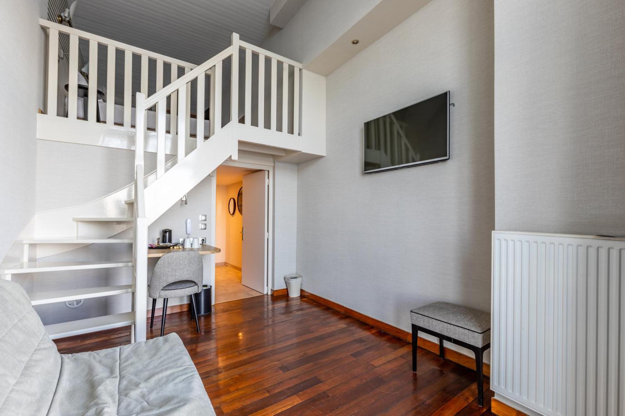 Kyriad Malo Centre Hotel 3*
